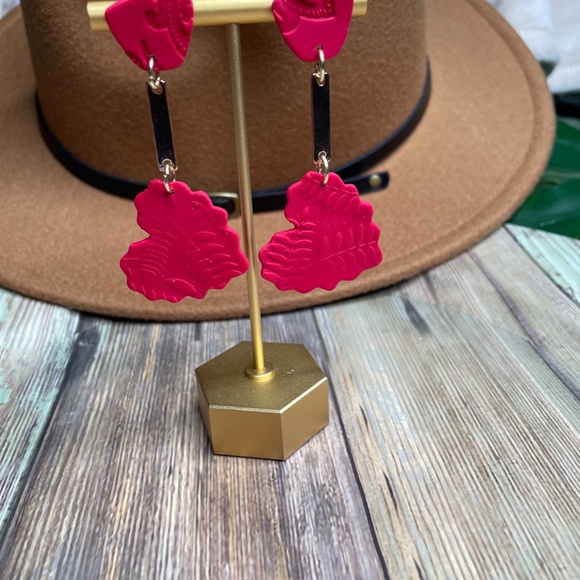 She's so loved Earrings - Picture 2 of 2